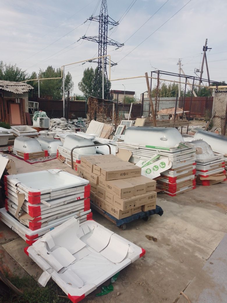 Улица Азаттык дом51   Продам НОВЫЕ  ванны 1м 20см на 70см маленькие