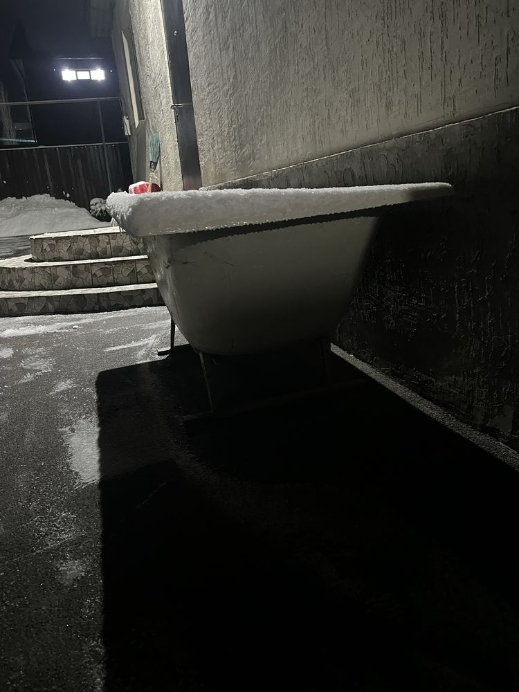 Продам Чугунную ванну