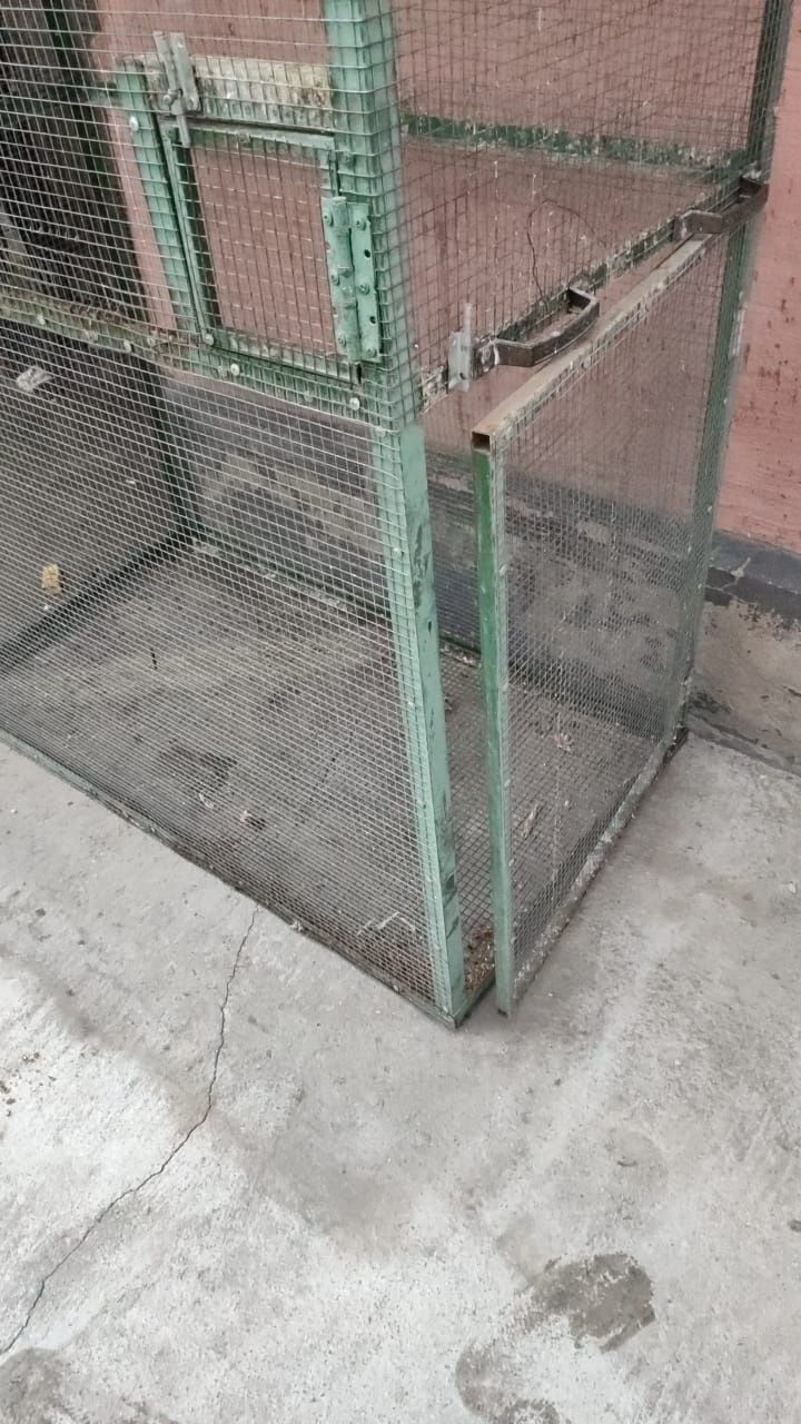 Продам клетку для попугаев