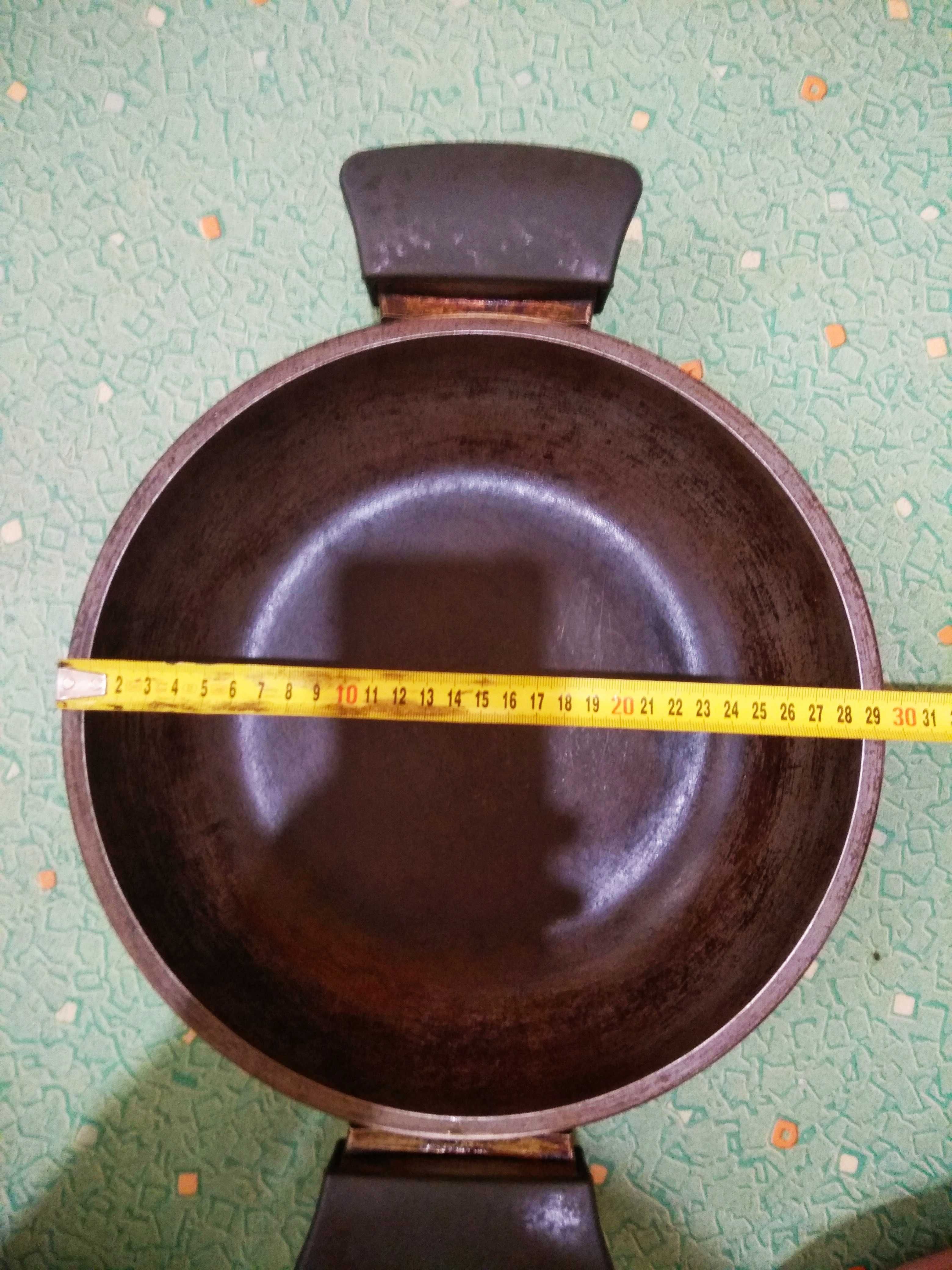 Продам сковородку – жаровню,  б/у, с двумя  короткими  ручками