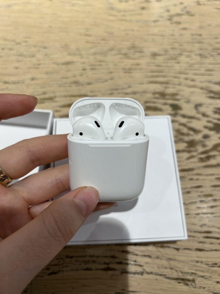 Airpods 1 версия оригинал состояние отличное