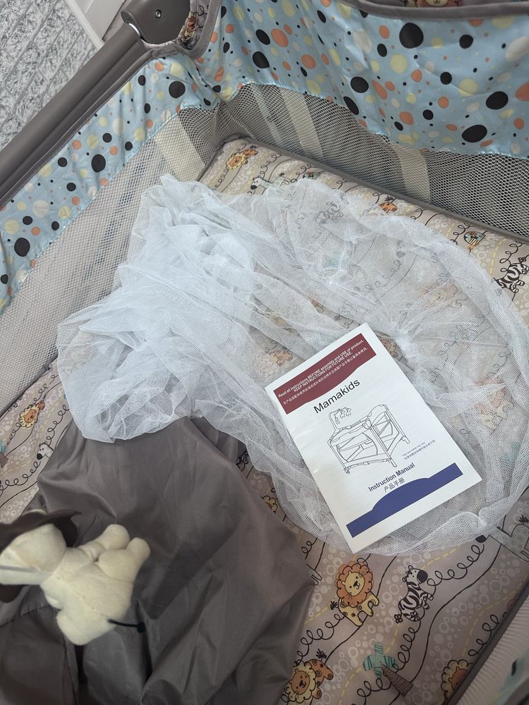Манеж кроватка + качалка в подарок