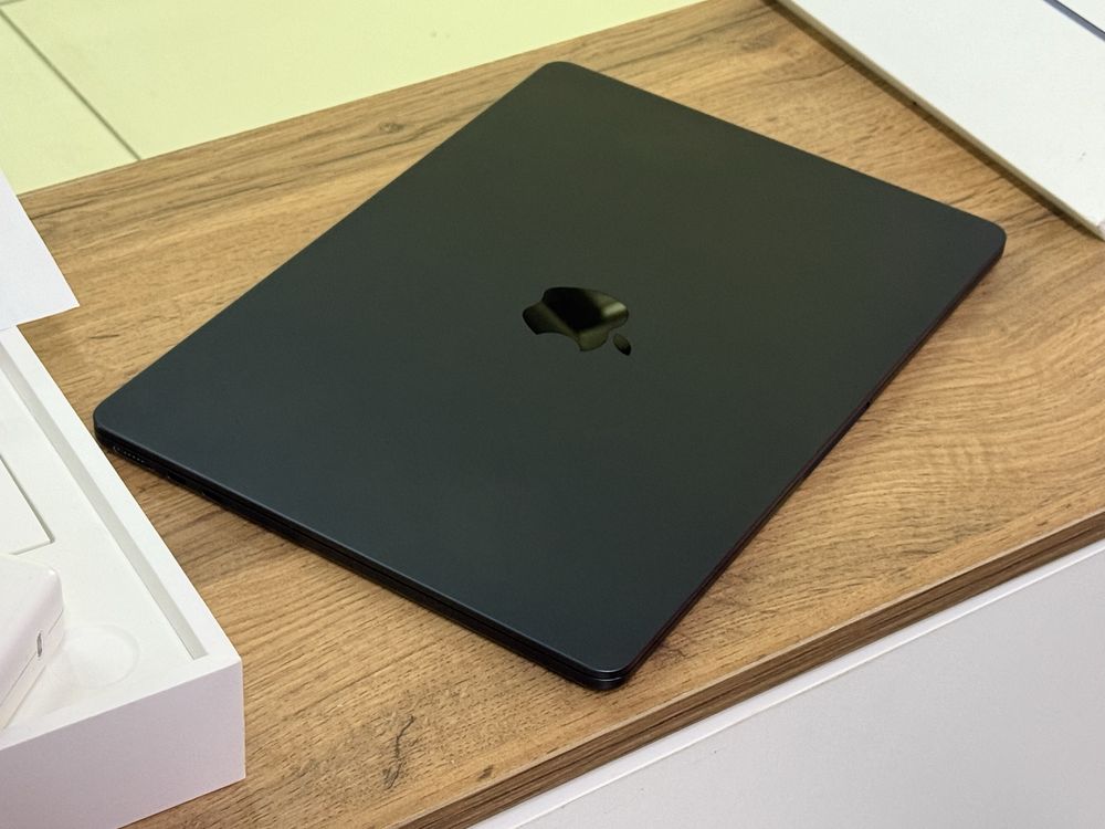 Срочно Apple MacBook Air 13.6 Chip M2 2023 Midnight темно-синий макбук