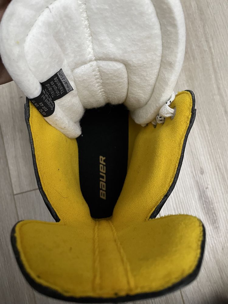 Продам новые коньки Bauer S160