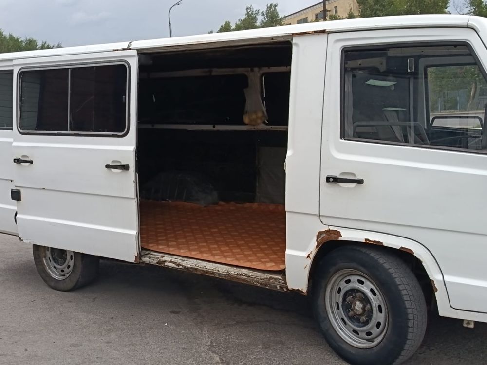 Сдам в аренду под грузо такси Mercedes MB100