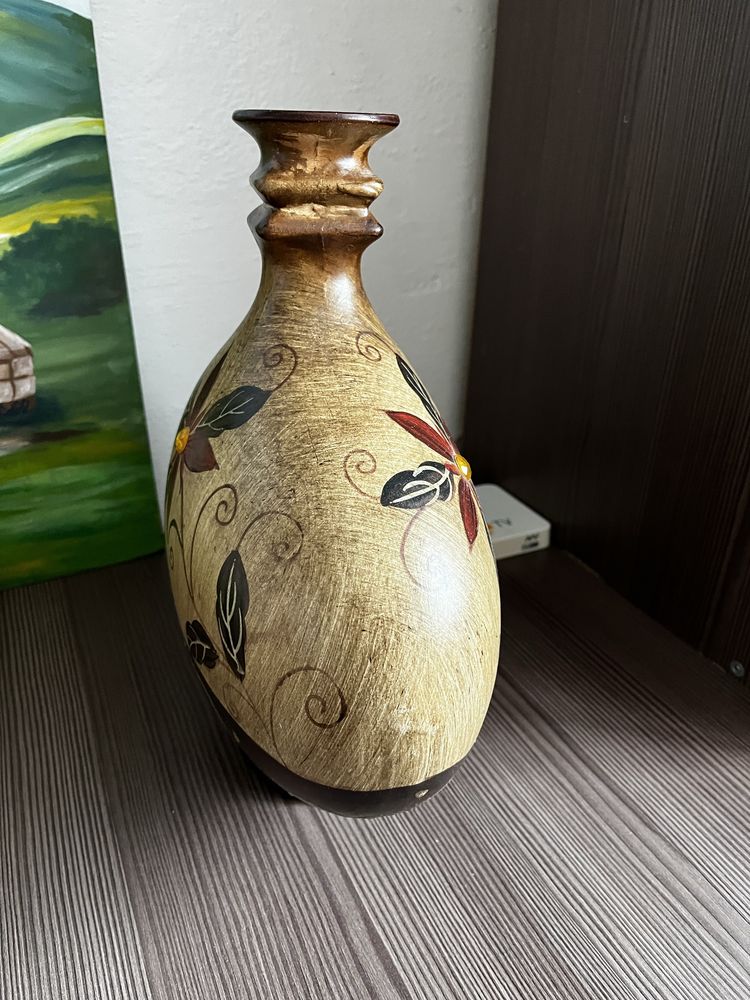 Декоративная ваза