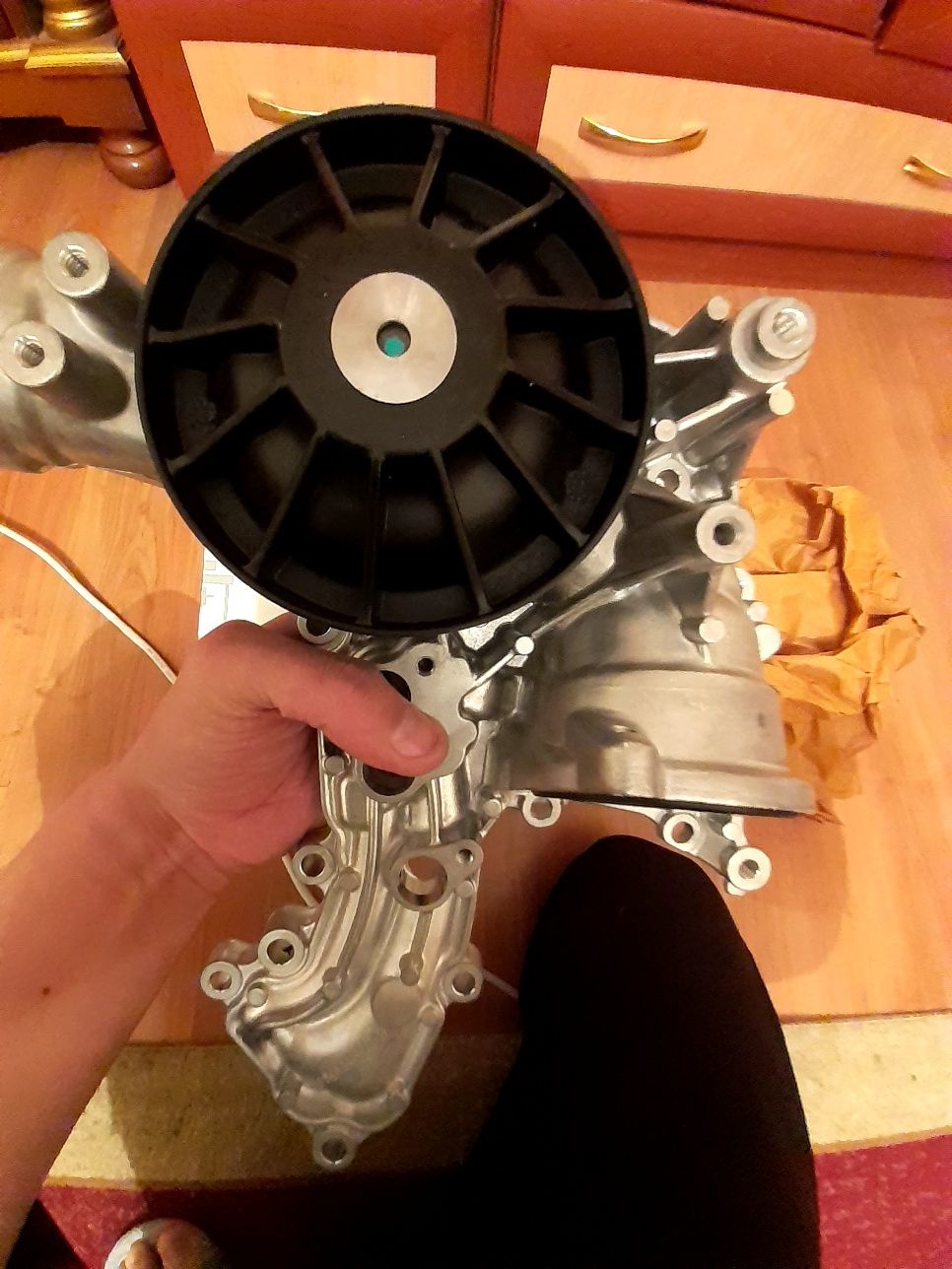 Помпа водяная м278 мотора  Мерседес w222, w166, x166. GL, ML