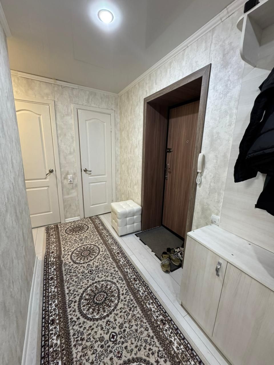 Продам 3-комнатную квартиру Бензострой