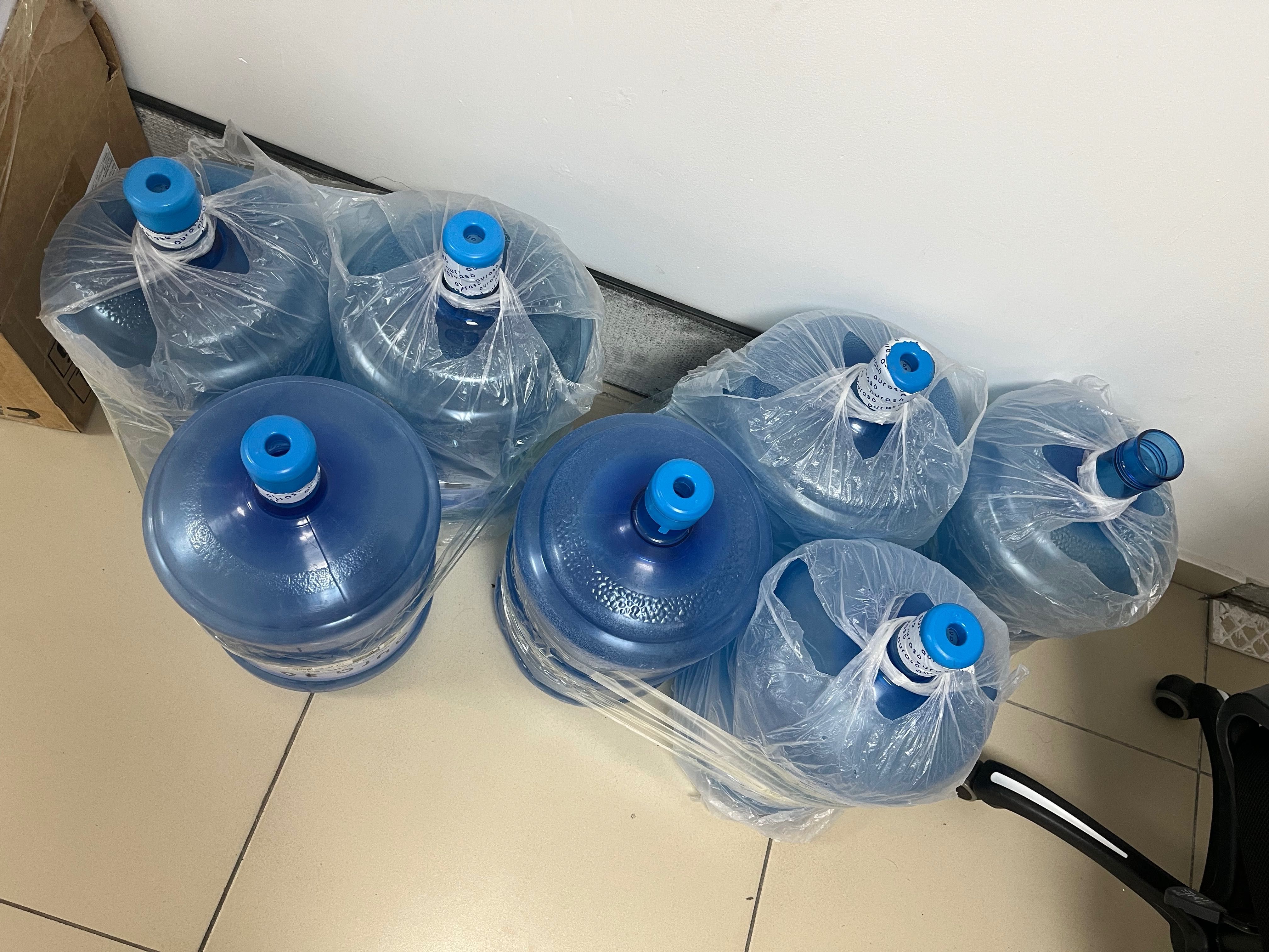 Продам пустые бутыли для воды
