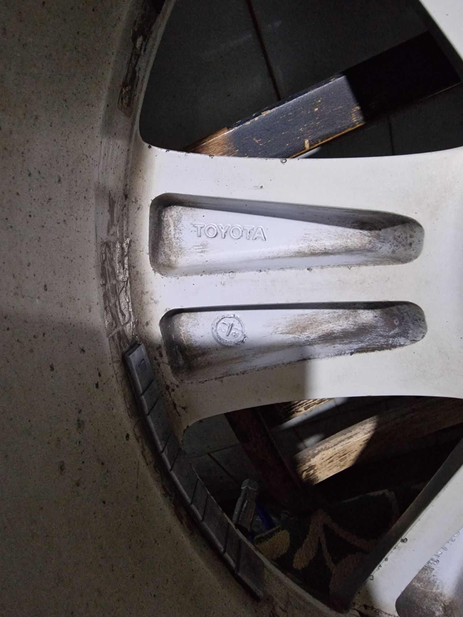 Продам оригинальные диски с резиной 245*55*R19