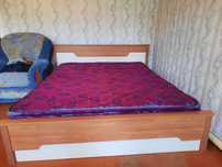 Продам двуспальную кровать
