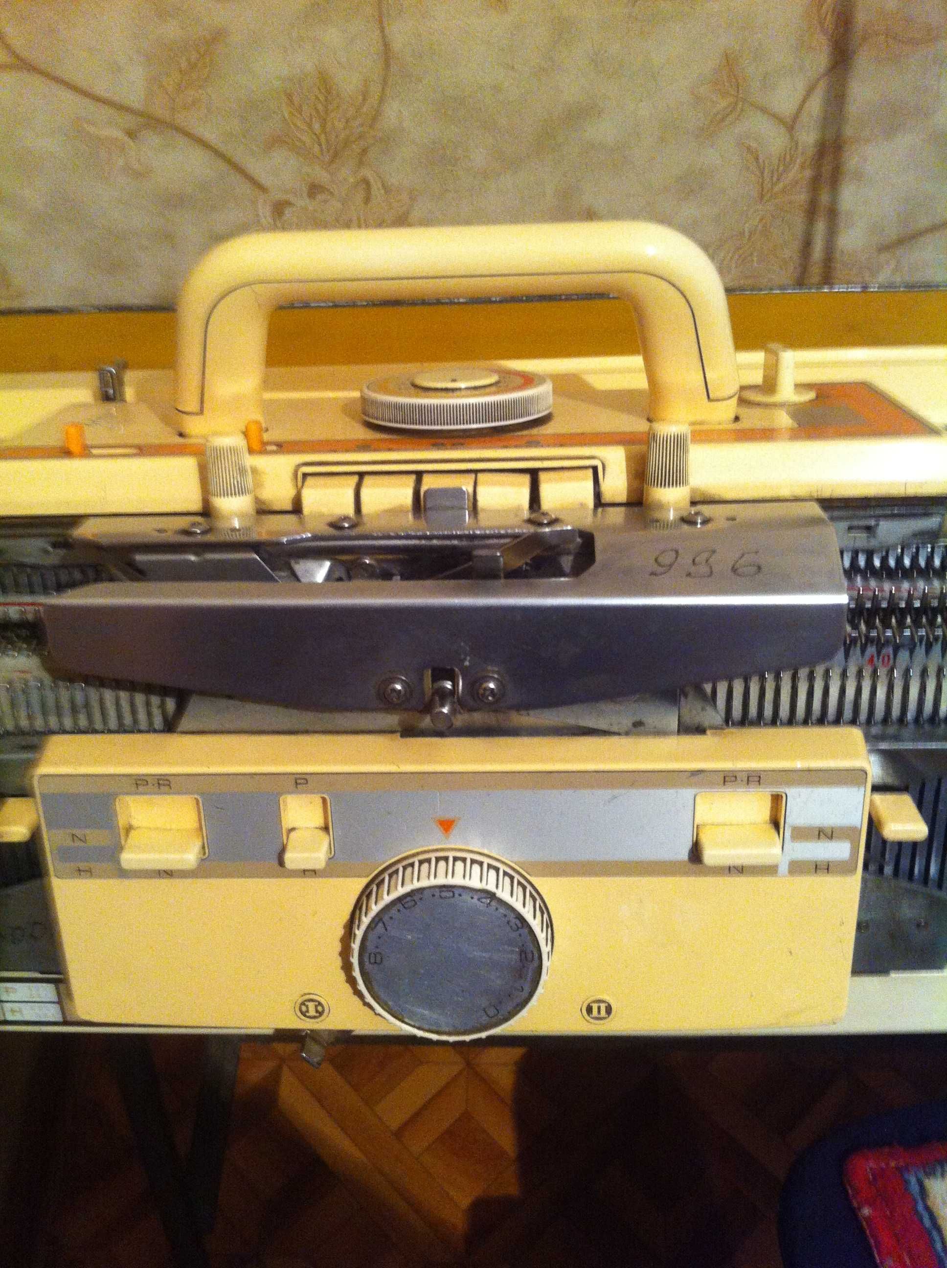 Продам вязальную машину Simak(KR-830)