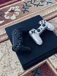 Продам PlayStation 4 черный с комплектации HDMI