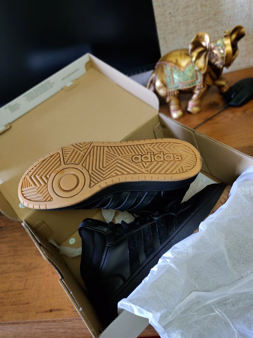 Кроссовки Adidas