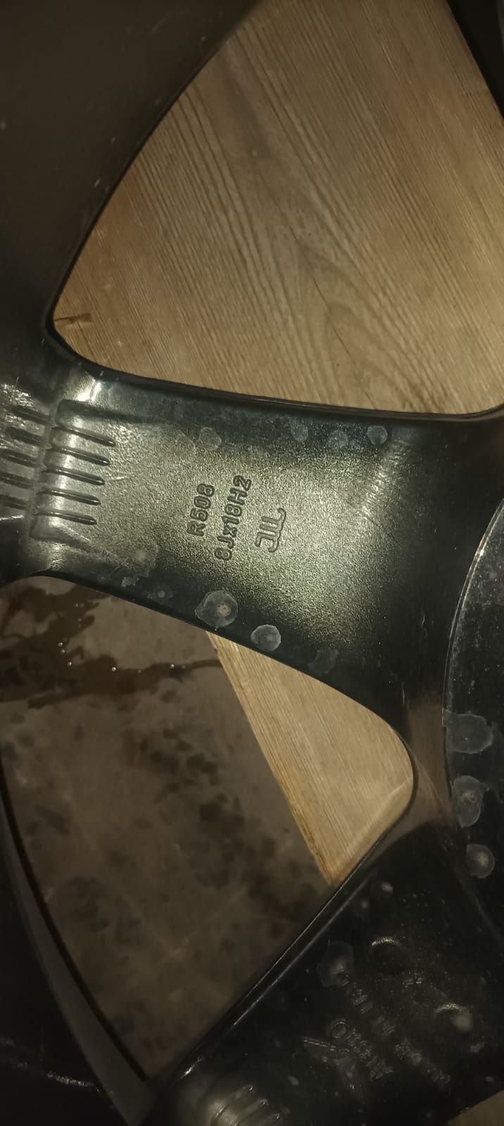 Продам диски 18 нахожусь в пришахтинске