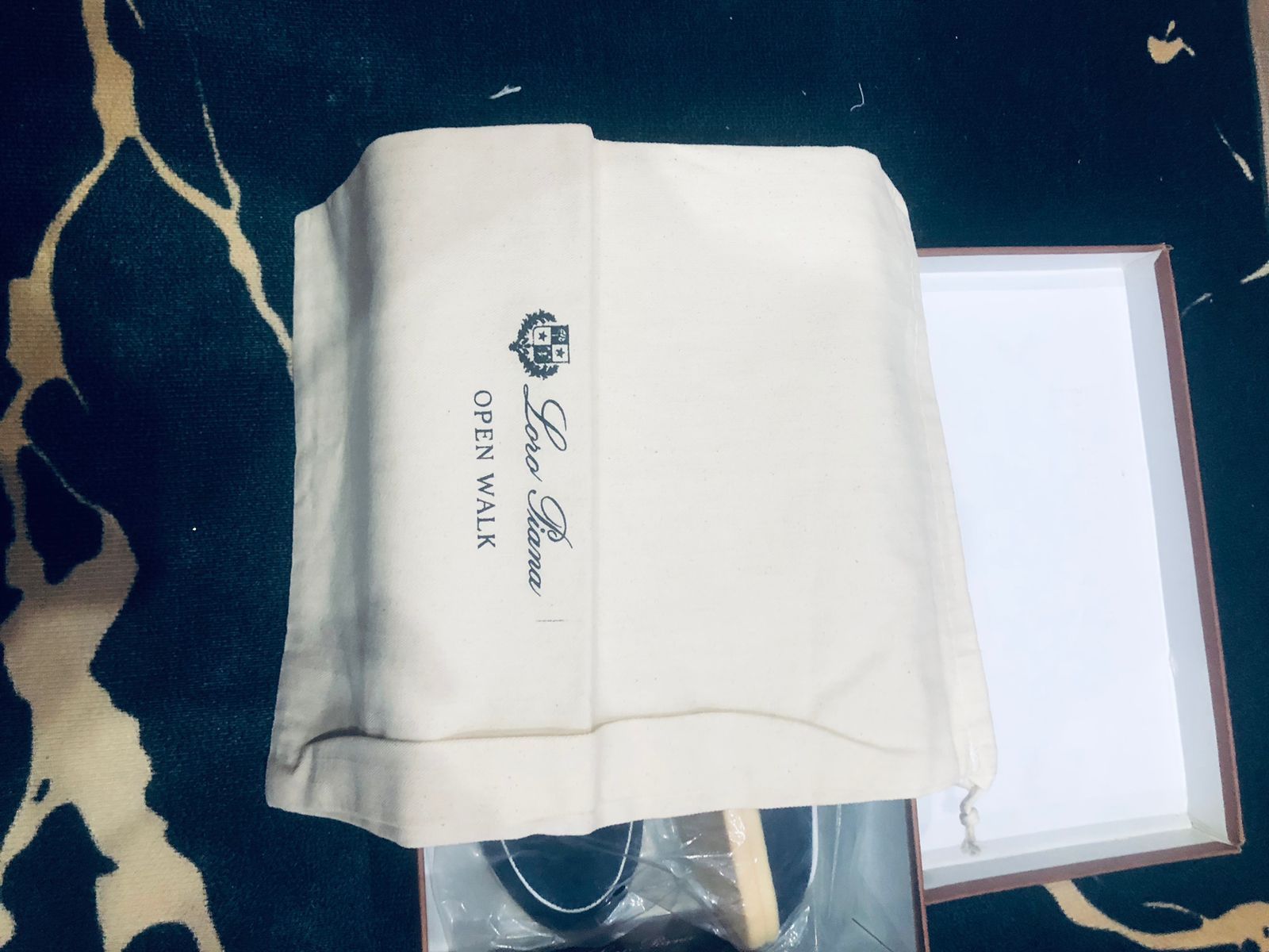 Продам ,Loro Piana 35 размер большемерит