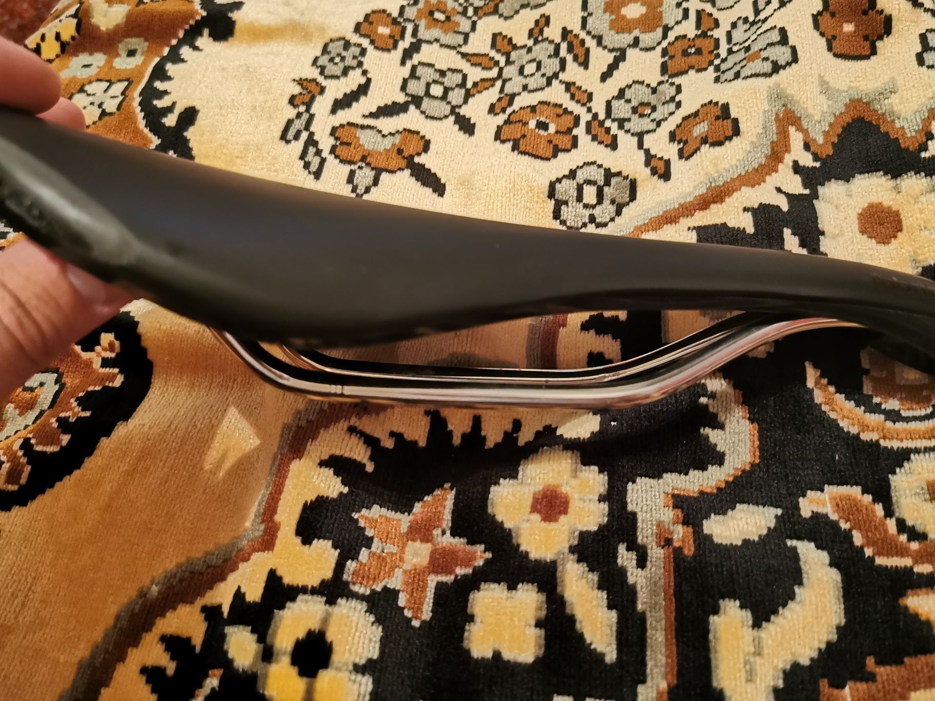 Продам седло на велосипед, Fabric line race Shallow titanium 142mm