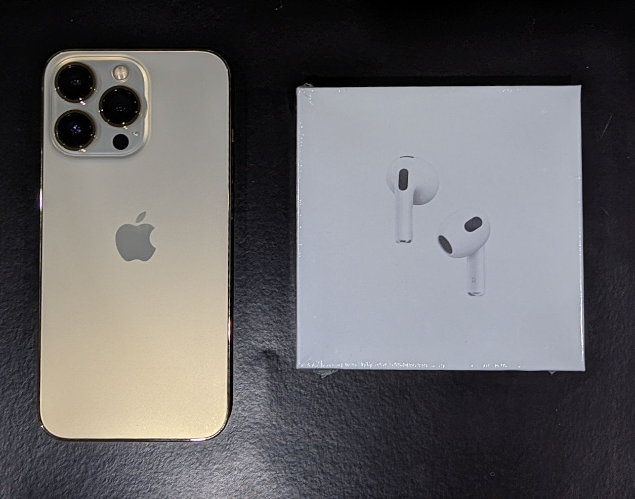 Iphone 13 PRO 256 GB в подарок наушники air pods и 2 новых чехла