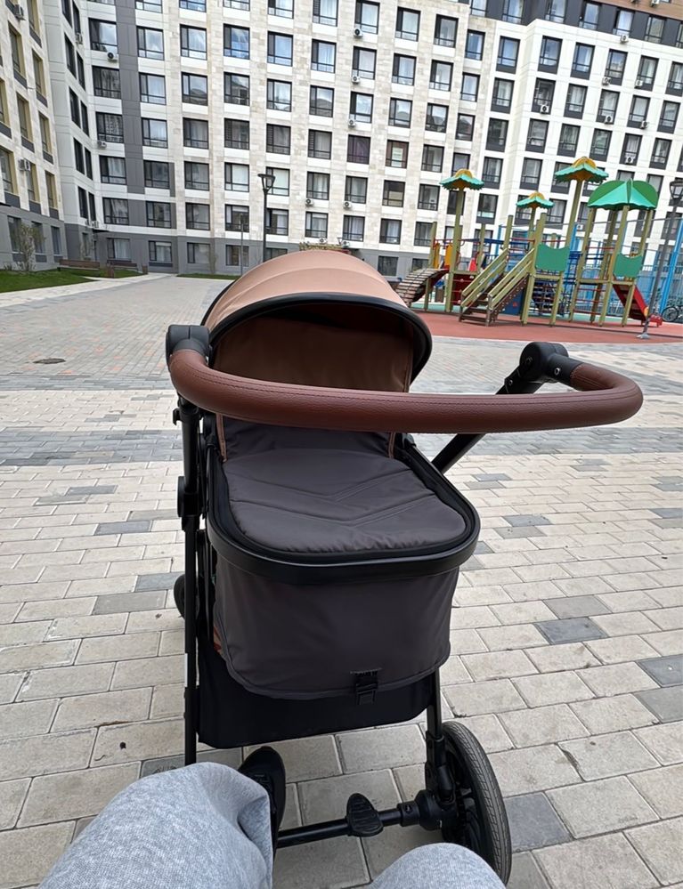 Продам детскую коляску 2 в 1