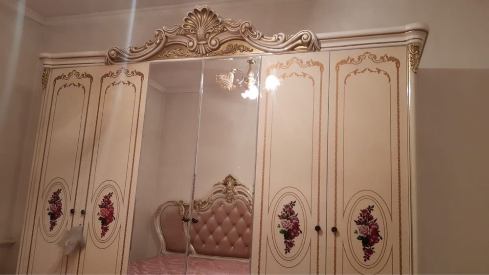 Спальный гарнитур
