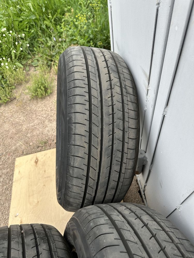 Шыны Yokohama 215/55R17
