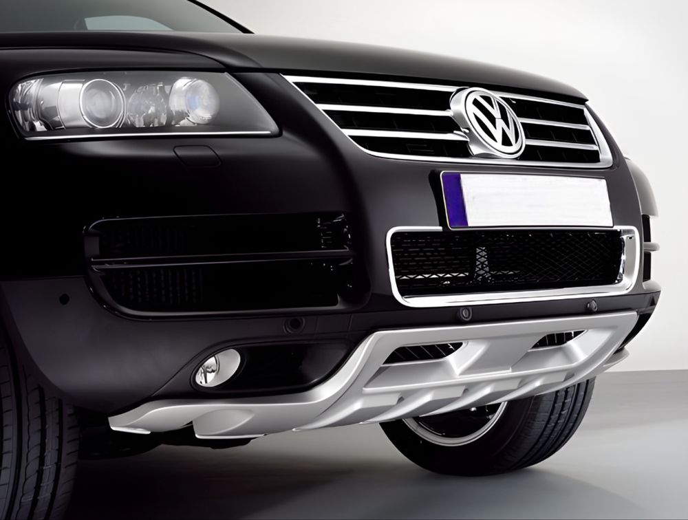 Накладка на передний бампер Volkswagen Touareg Дорестайлинг
