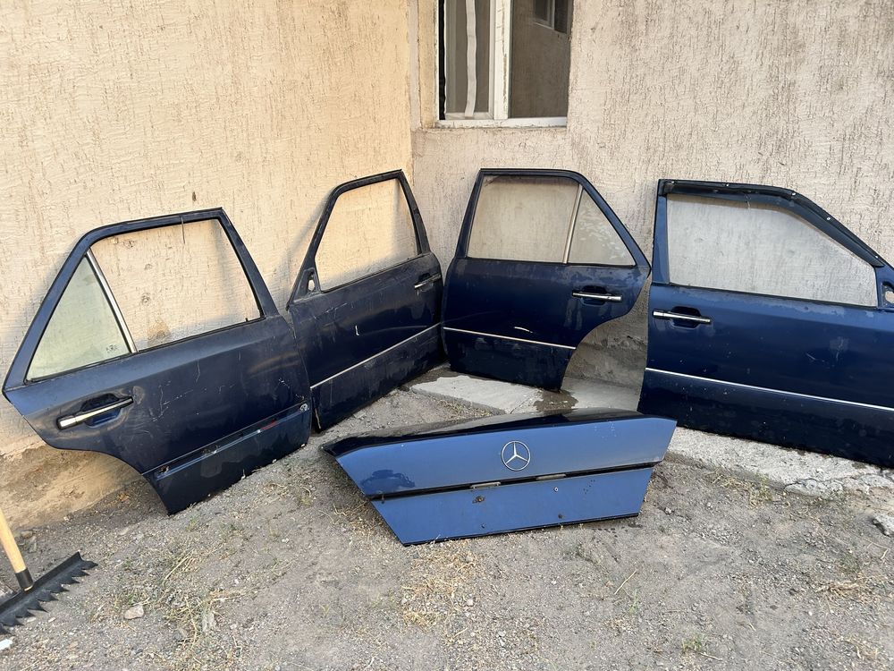 Продаю двери полный