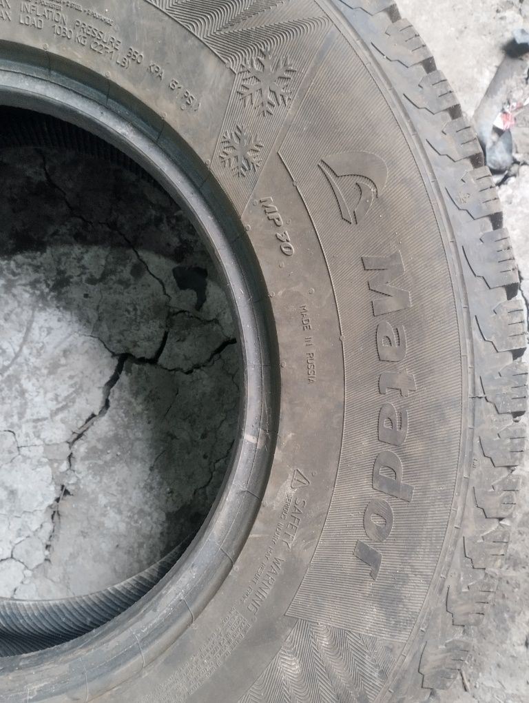 Шины зимние 235/75/15
