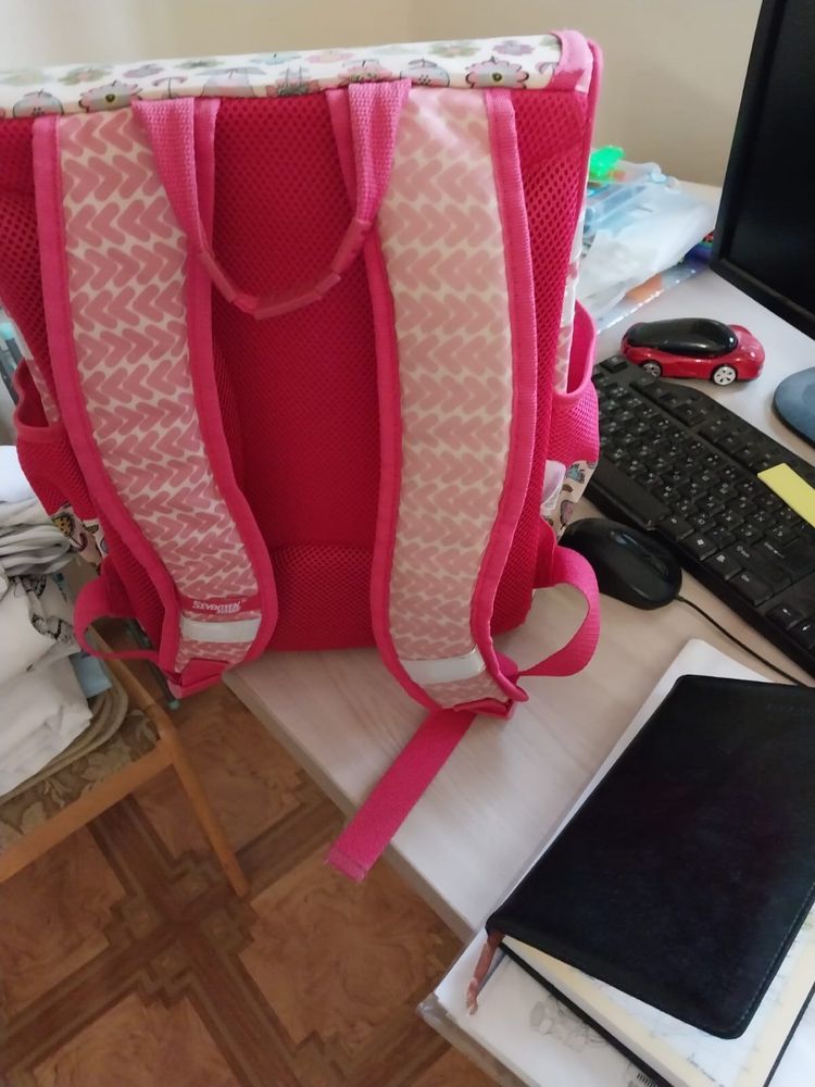 Продам портфель для девочки