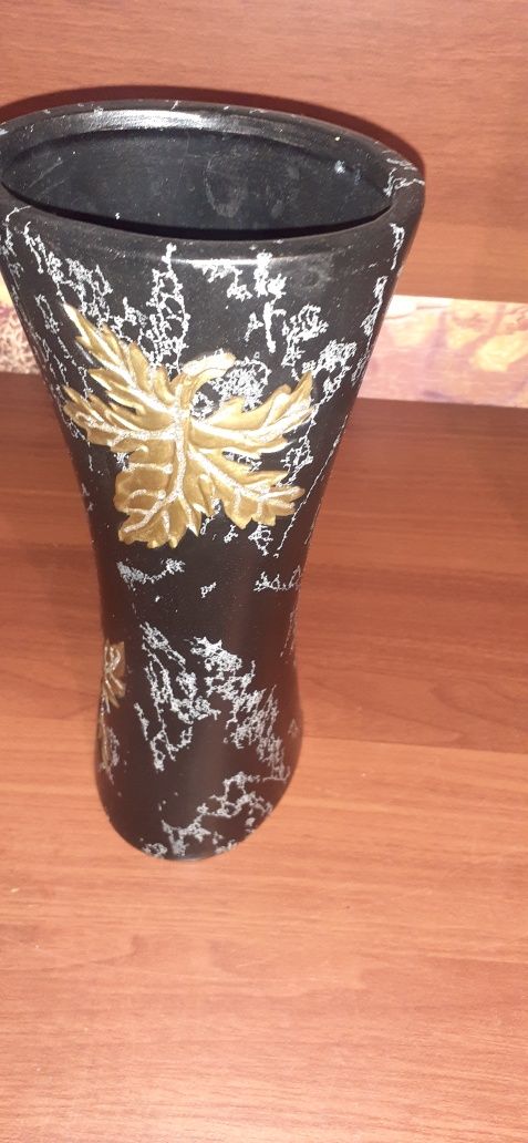 Продаю вазу для разного украшения