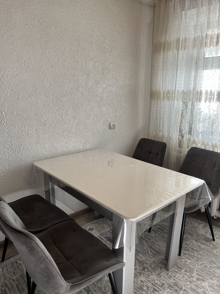 Продам 3-х комнатную квартиру в центре