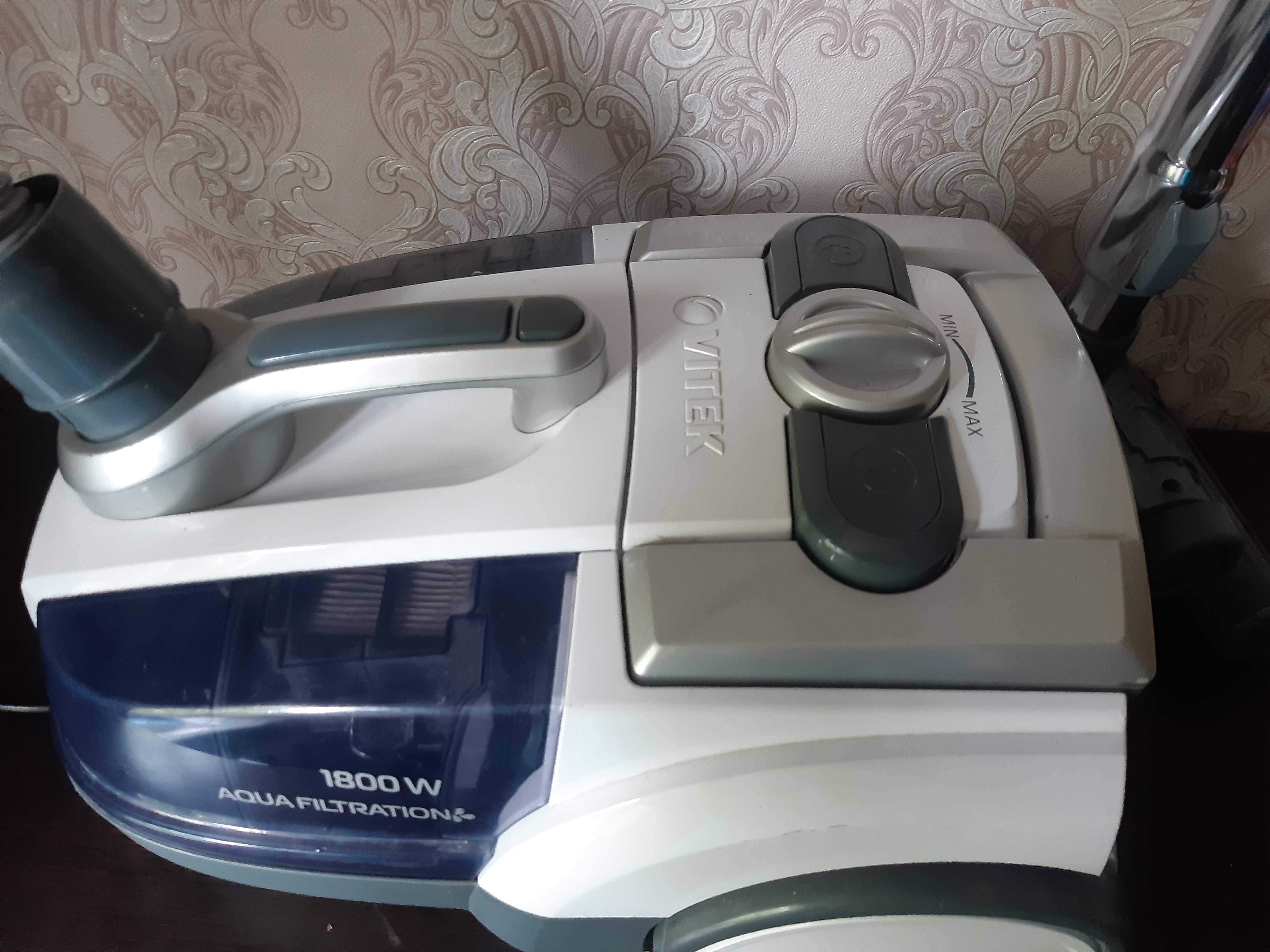 Пылесос vitek 1800w витек и samsung  читайте в описании