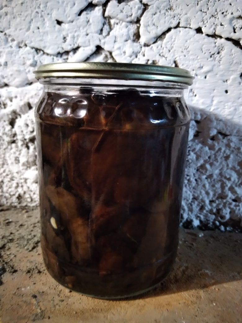 Грибы маринованные
