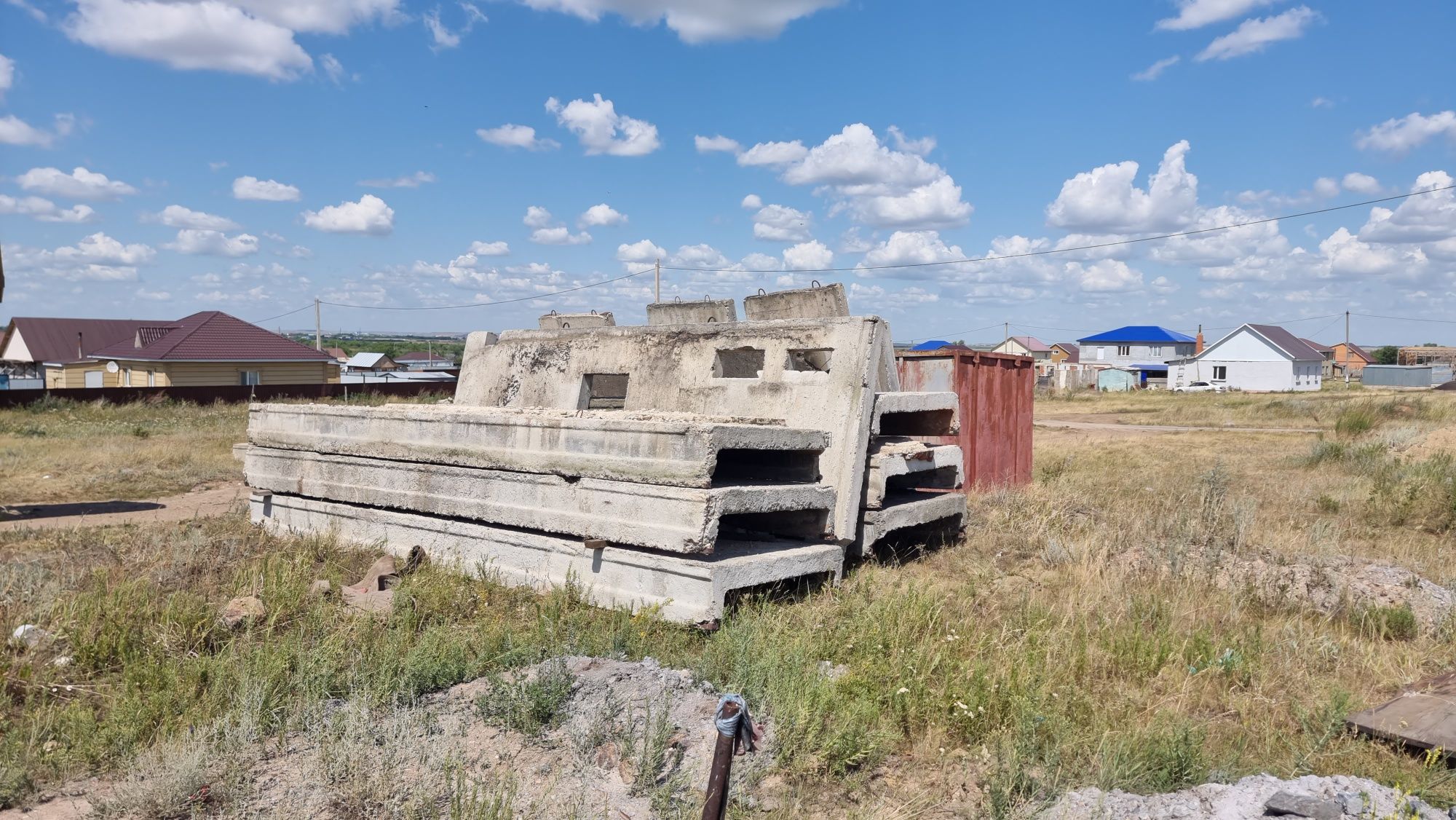 Продам участок вместе с материалами