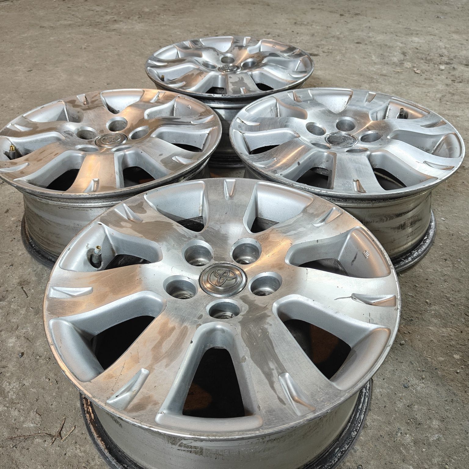 R16 PCD 5 *114,3 Комплект оригинальных легкосплавных дисков