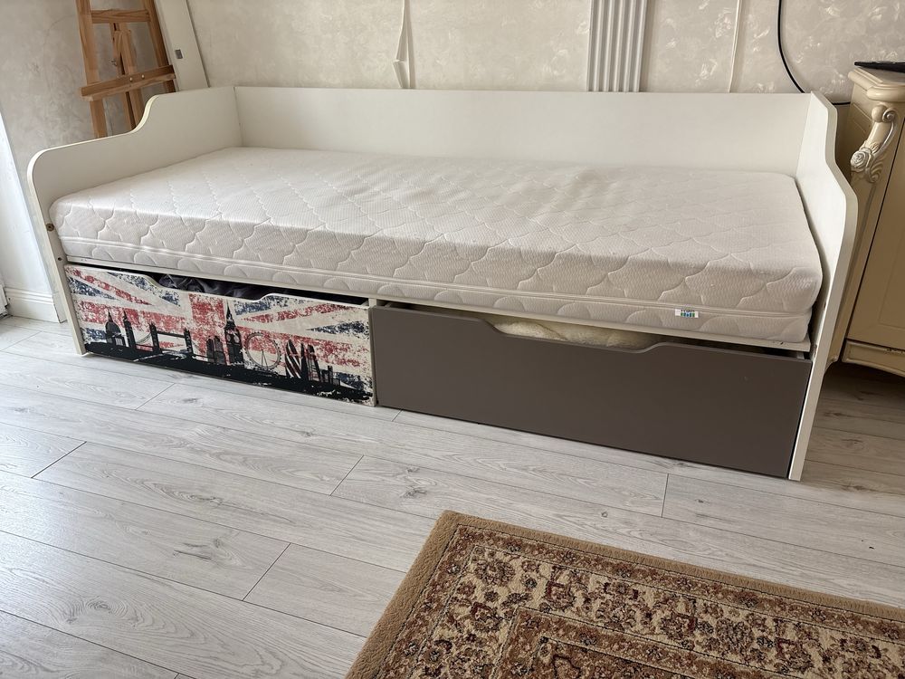 Прдается кровать для подростка