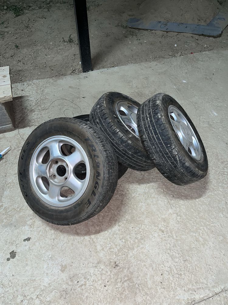 Шины покрышки с дисками 185/70/r14 4 шт