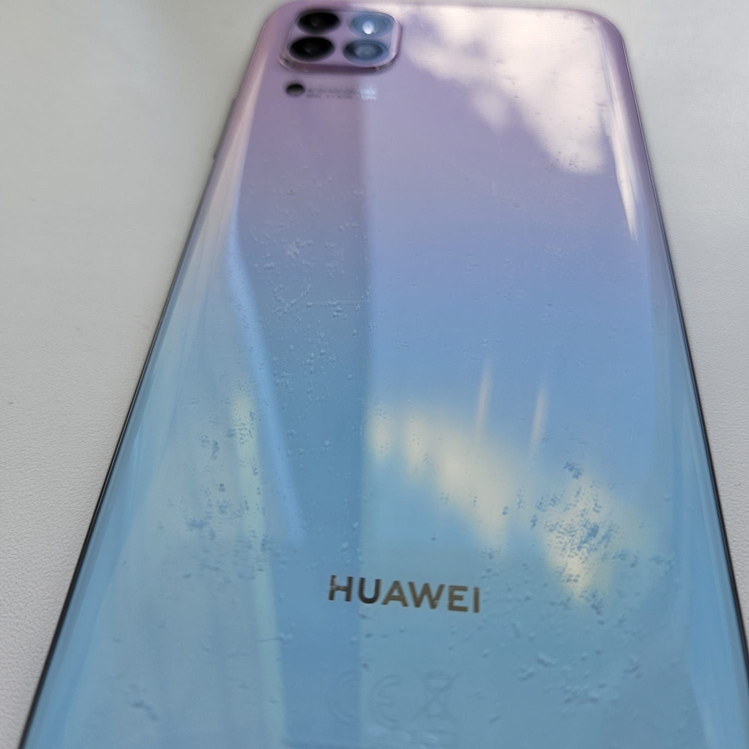 Продам смартфон Huawei P40 lite