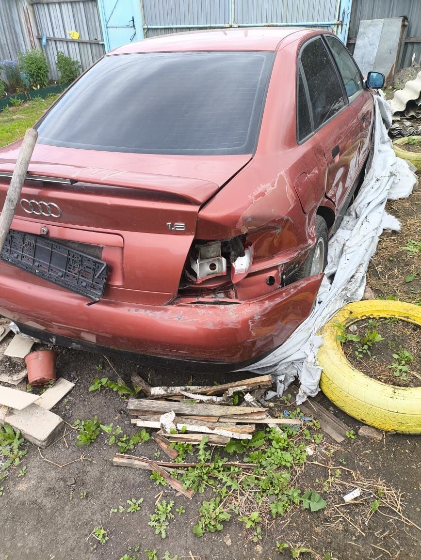 Продам Audi A4 1.8