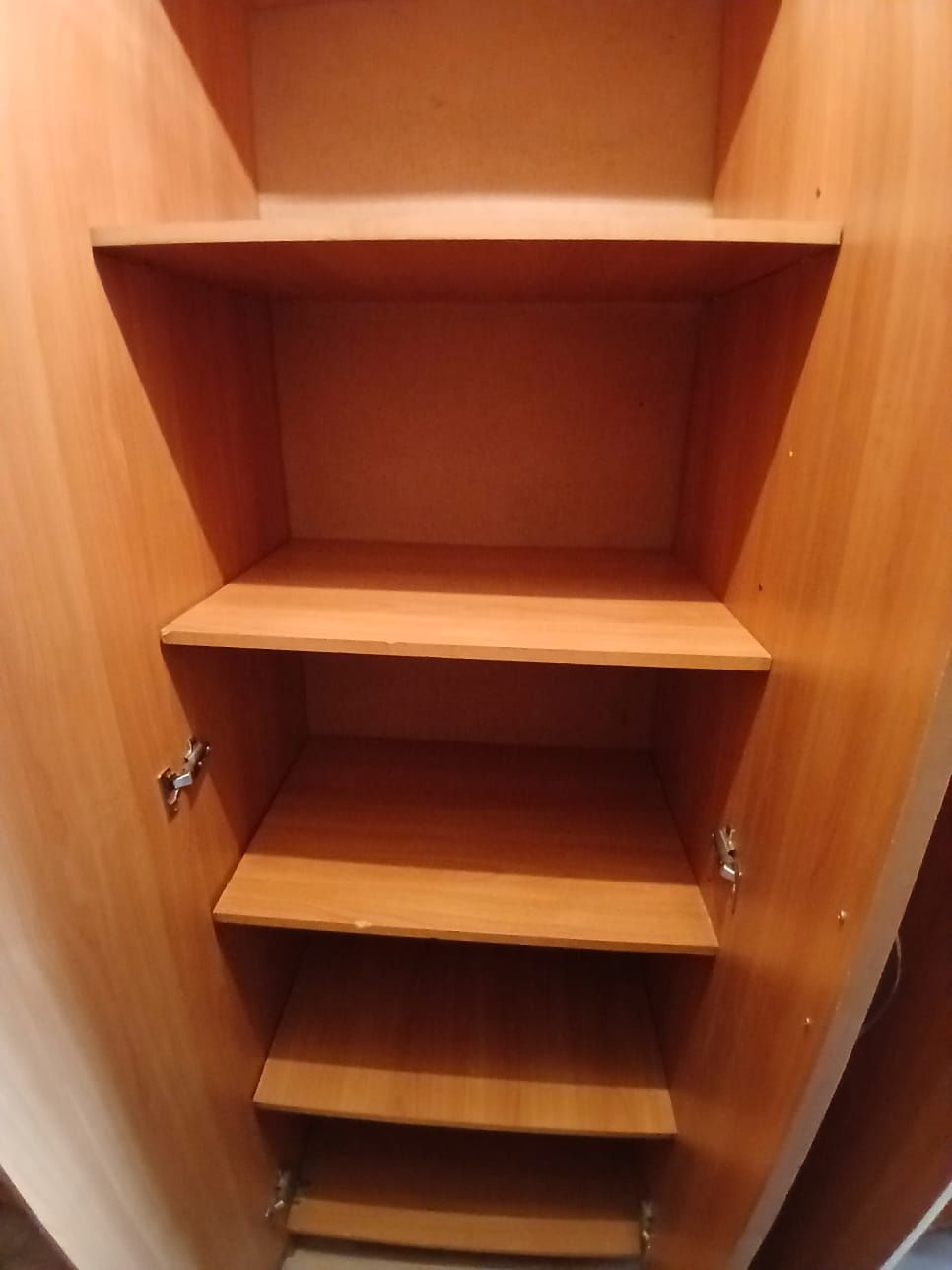 Продам шкафы и раскладной диван ,Есть доставка