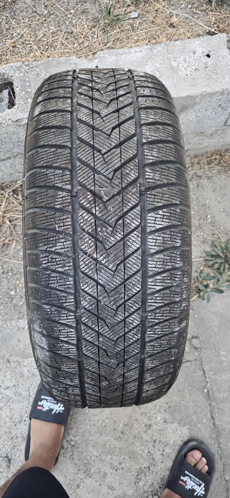 Продам 4 зимних  баллона ZMax