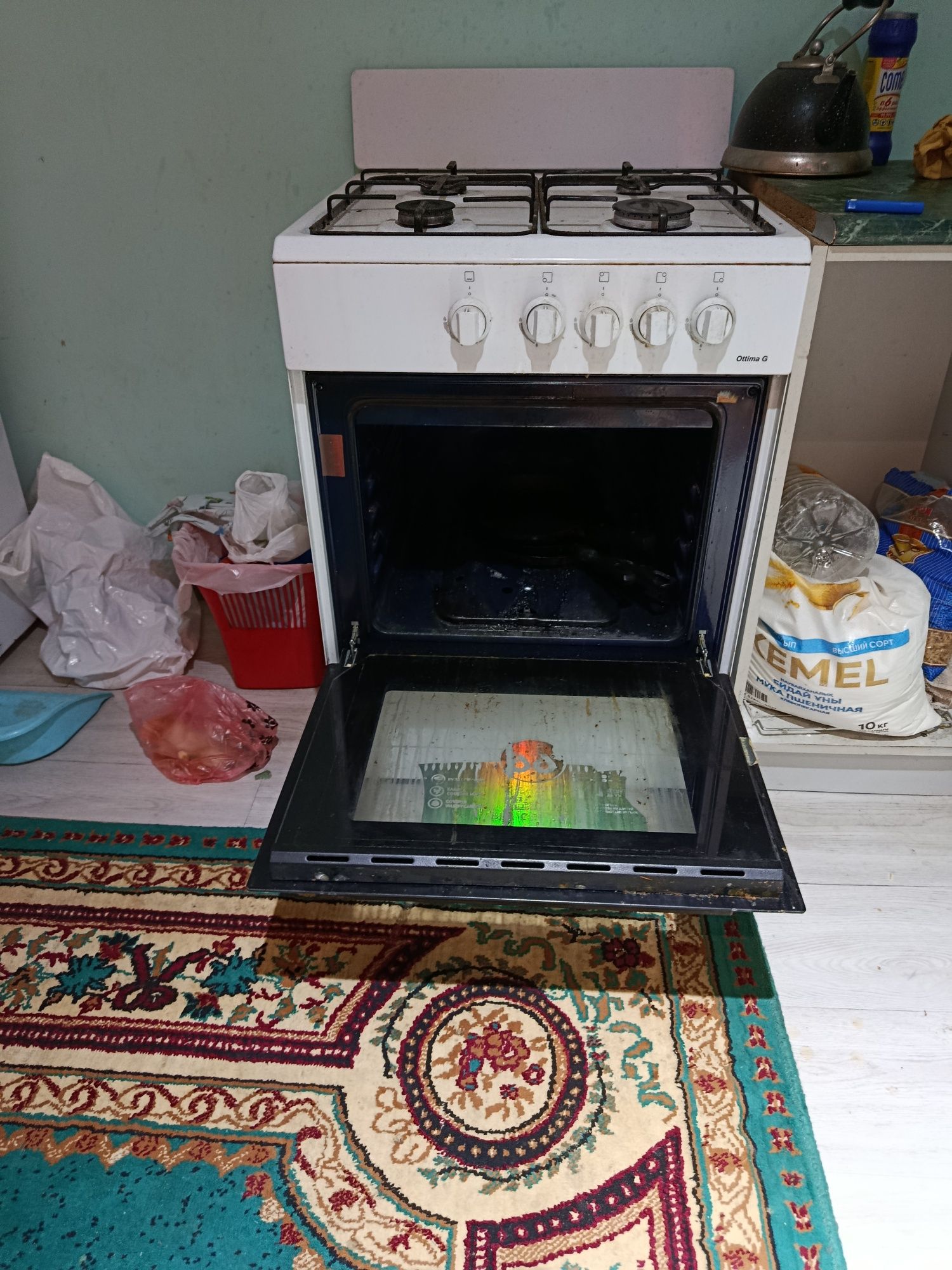 Продам газ плиту