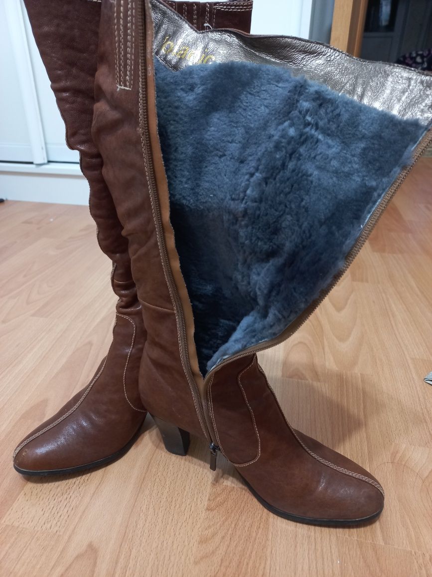 Продам зимние сапоги