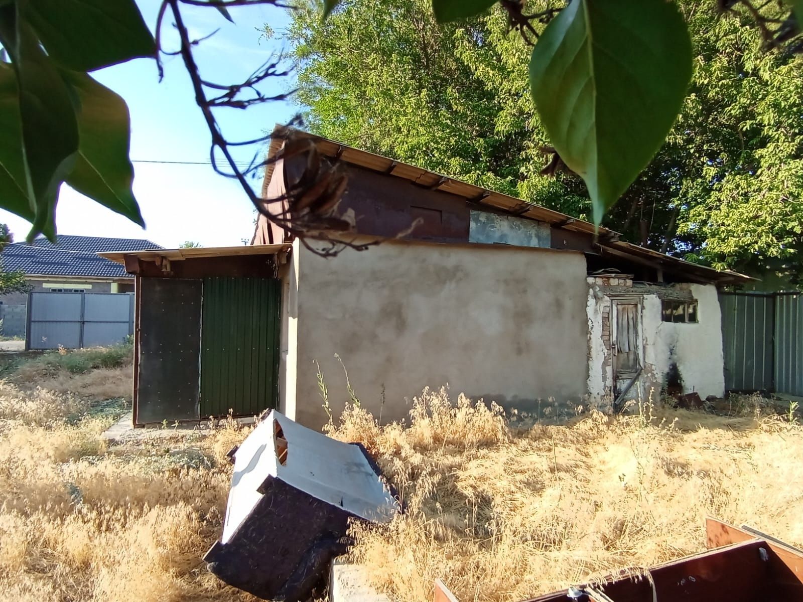 Продам времянку с земельным участком