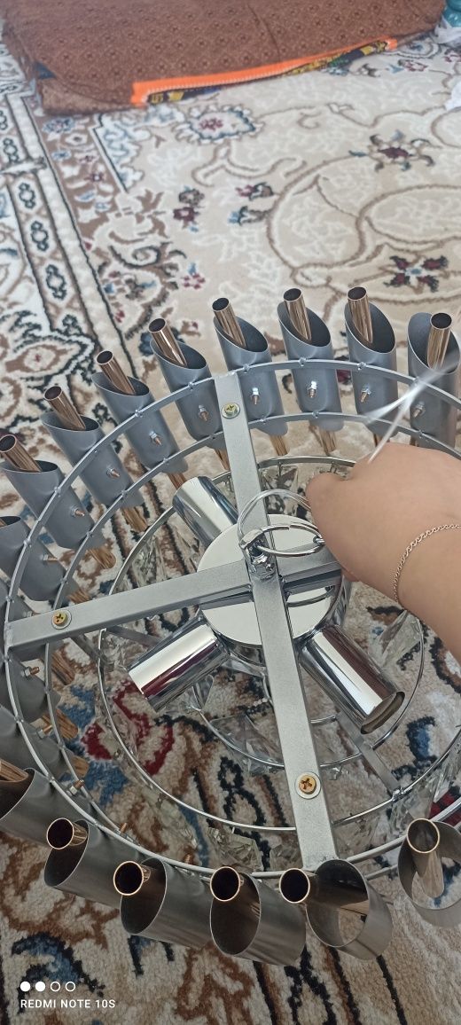 Люстра новая для дома