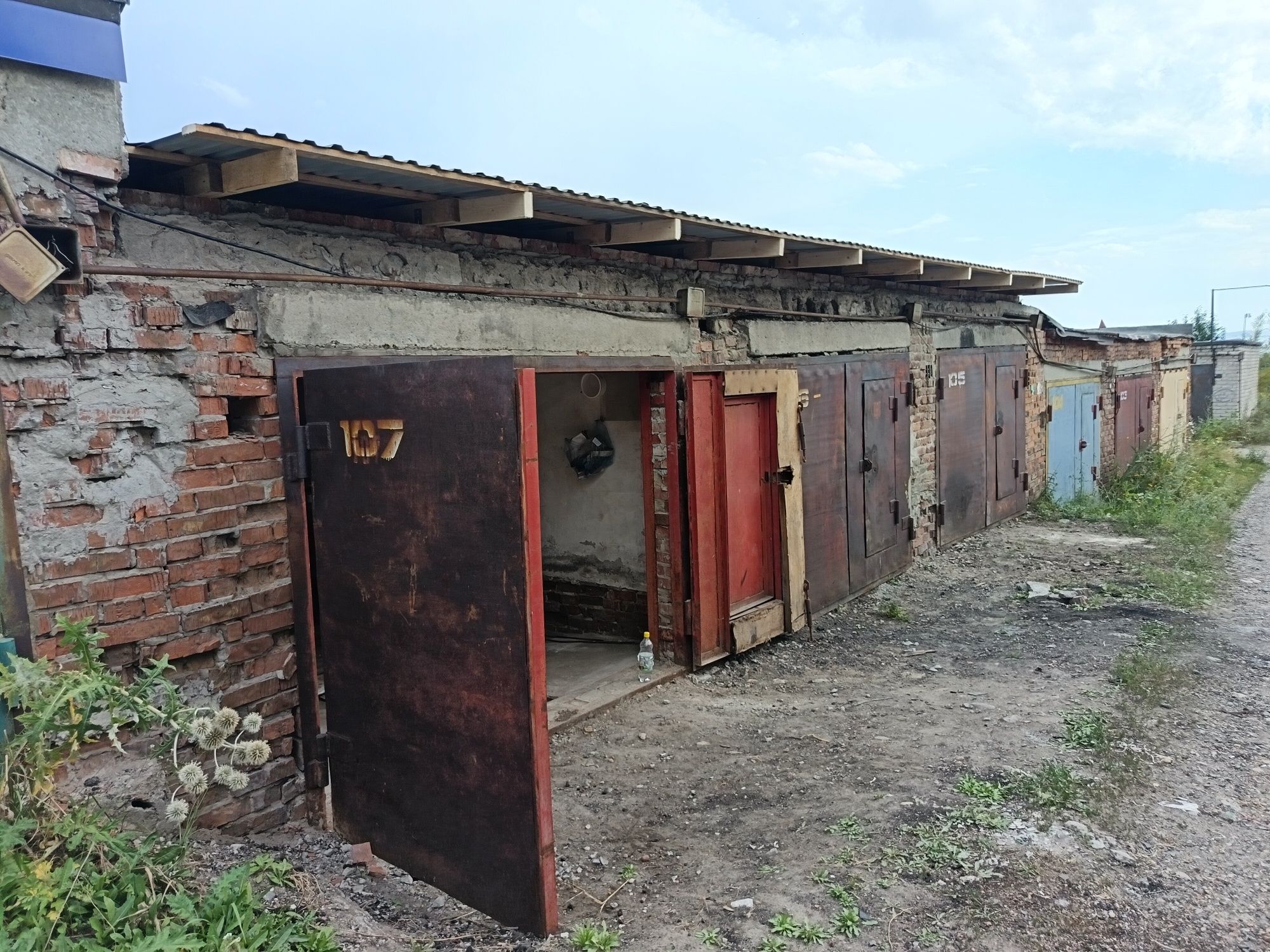 Продаётся три бокса в гаражом кооперативе Вьюга по адресу Ползунова