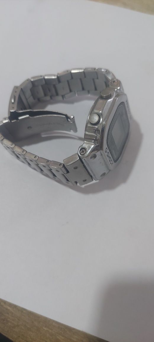 Casio g shock       .