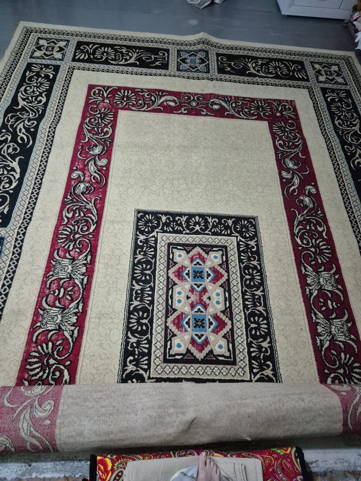 Продам ковер б/у