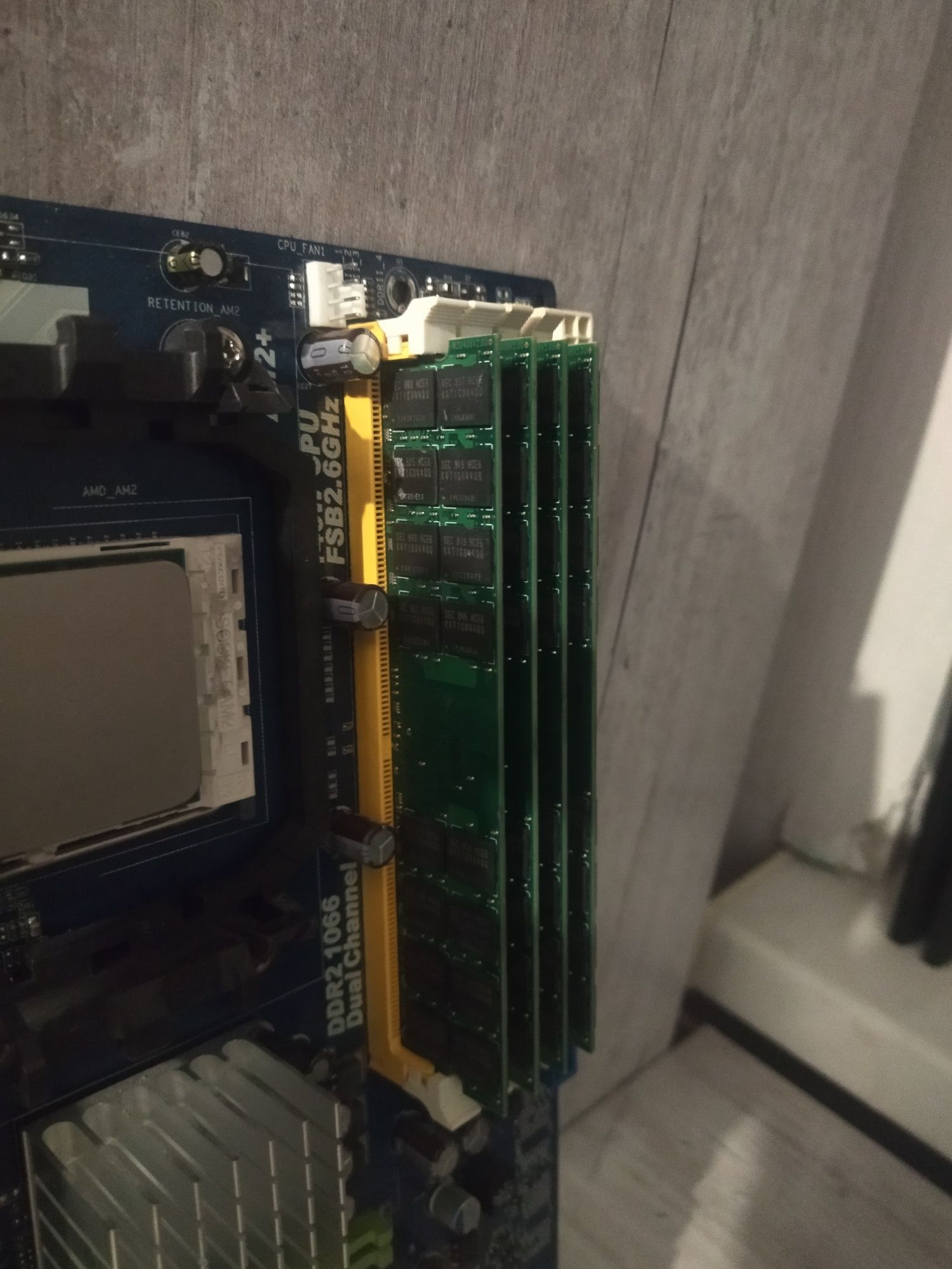 ASRock A790GXH/128M AMD Phenom II 4xRAM