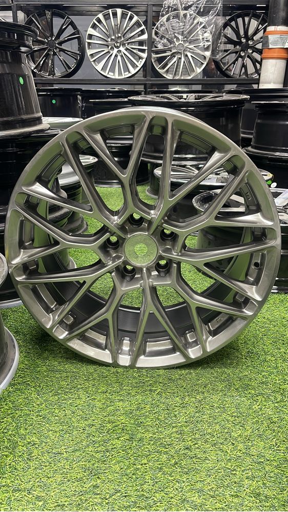 Продается комплект диск R18 5x114.3 воссены